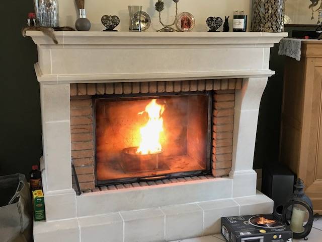 QAÏTO Q30 dans une cheminée à insert