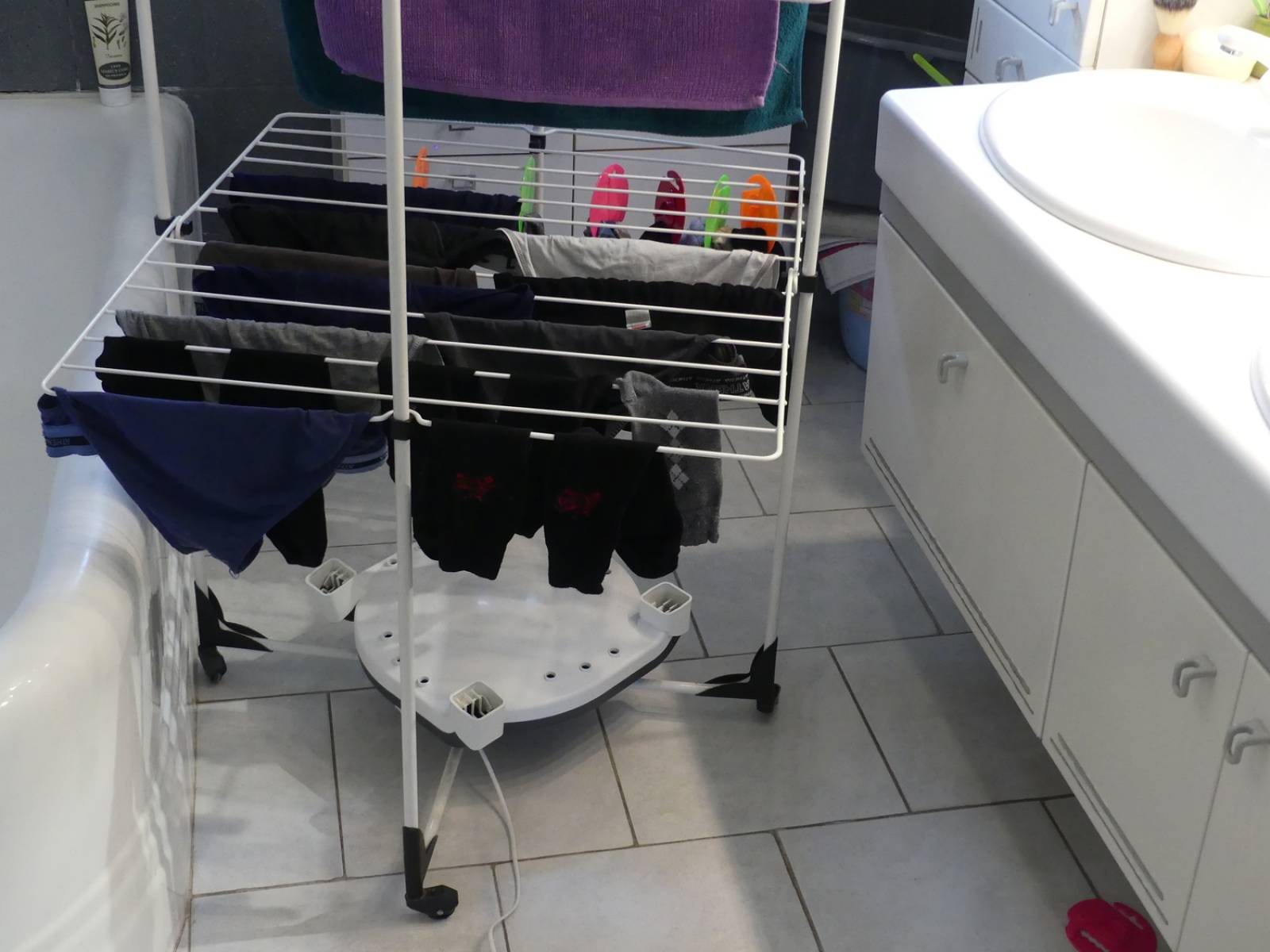 Comment faire sécher son linge efficacement au sous-sol à Paris : solution économique et écologique pour petits espaces