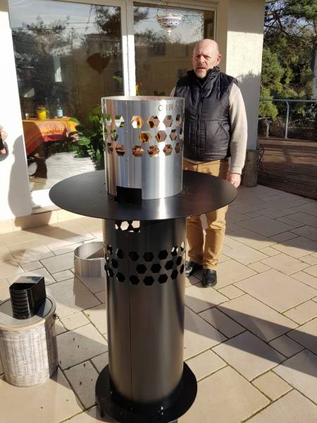 Table brasero CIRANO et son concepteur
