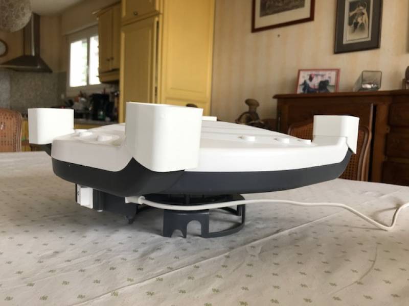 La base du sèche-linge ECOSEC lui permet de se fixer sur toutes les tours d'étendage du linge