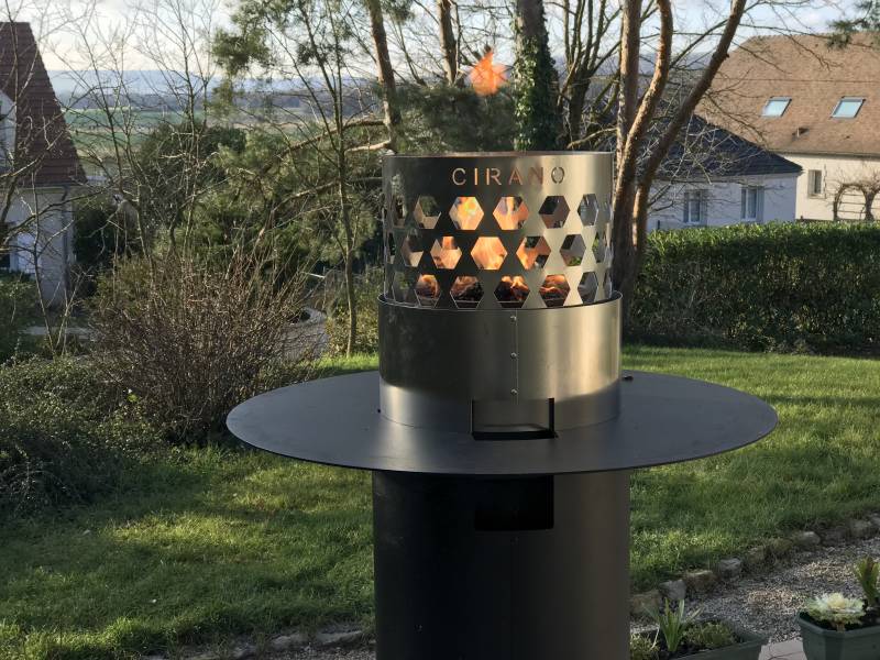 Quelle table de terrasse avec brasero intégré cet été à Montpellier ou à Marseille