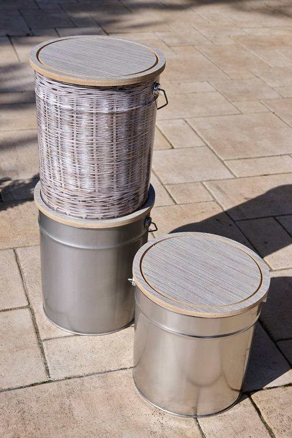 Un choix de plusieurs sièges contenant le barbecue QAÏTO